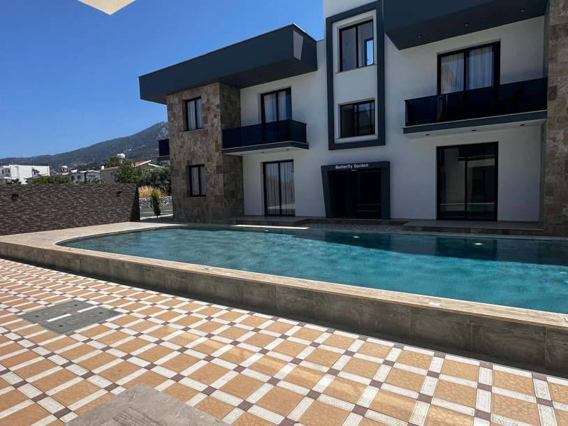 GİRNE LAPTA’DA SATILIK SIFIR 2+1 LÜKS DAİRE-2