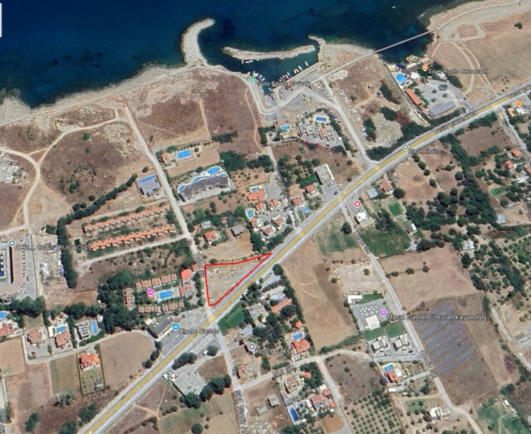 GİRNE/LAPTA ANA YOL ÜZERİ TİCARİ İZİNLİ SATILIK ARSA-4