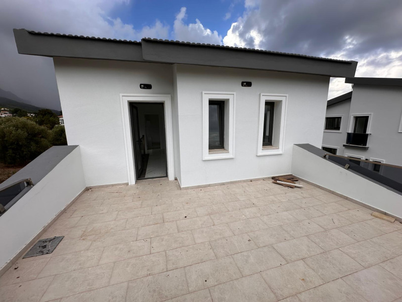 GİRNE/LAPTA'DA SATILIK 3+1 SIFIR VİLLA-2