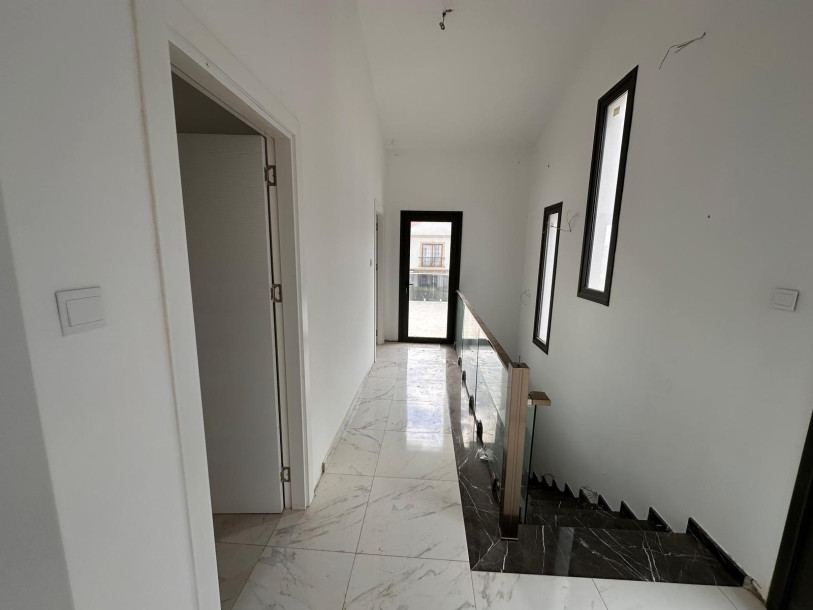 GİRNE/LAPTA'DA SATILIK 3+1 SIFIR VİLLA-11