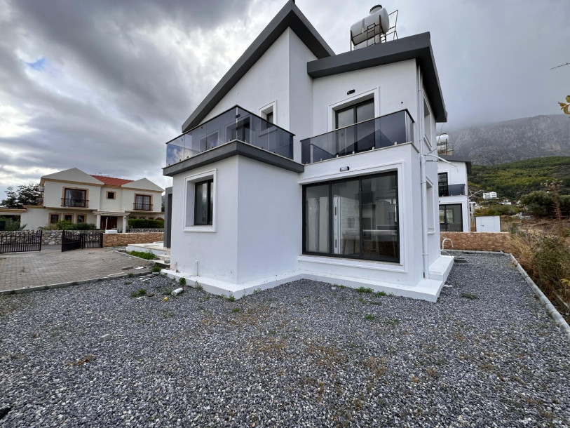 GİRNE/LAPTA'DA SATILIK 3+1 SIFIR VİLLA-1