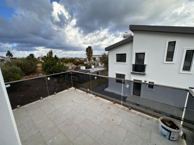 GİRNE/LAPTA'DA SATILIK 3+1 SIFIR VİLLA-3