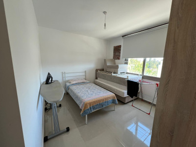 GİRNE MERKEZ ÖĞRETMENLER EVİ BÖLGESİNDE HAVUZLU SİTEDE KİRALIK 2+1 EŞYALI DAİRE-12