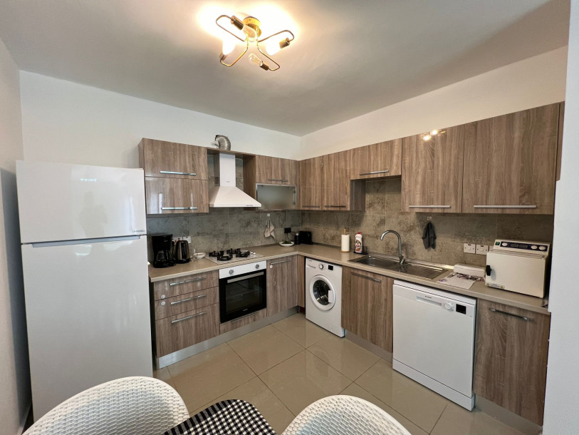 GİRNE MERKEZ ÖĞRETMENLER EVİ BÖLGESİNDE HAVUZLU SİTEDE KİRALIK 2+1 EŞYALI DAİRE-10