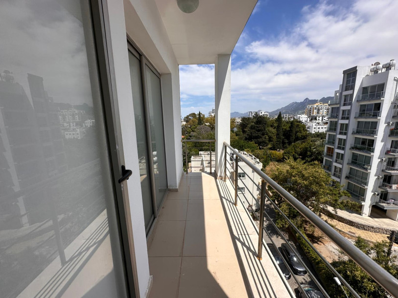 GİRNE MERKEZ'DE SATILIK 2+1 DAİRE-11