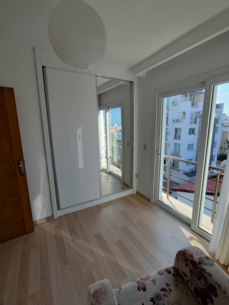 GİRNE MERKEZDE SATILIK 3+1 FUL EŞYALI DAİRE-11
