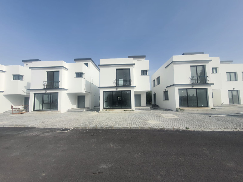 LEFKOŞA /MİNARELİKÖYDE SATILIK 3+1 VİLLA-1
