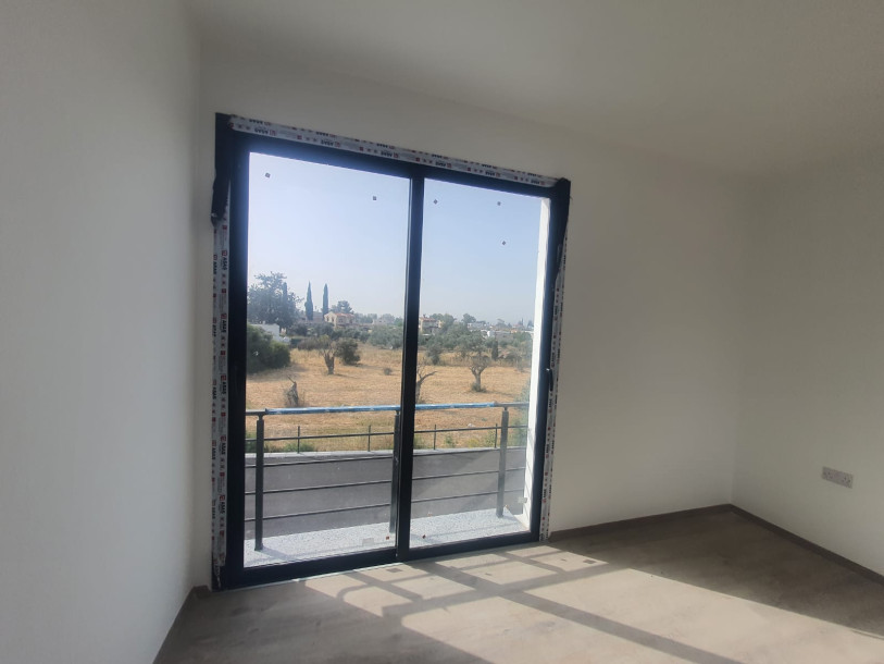 LEFKOŞA /MİNARELİKÖYDE SATILIK 3+1 VİLLA-15