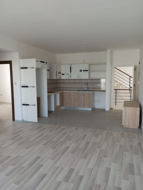LEFKOŞA/GÖNYELİ'DE SATILIK 2+1 DAİRE-2