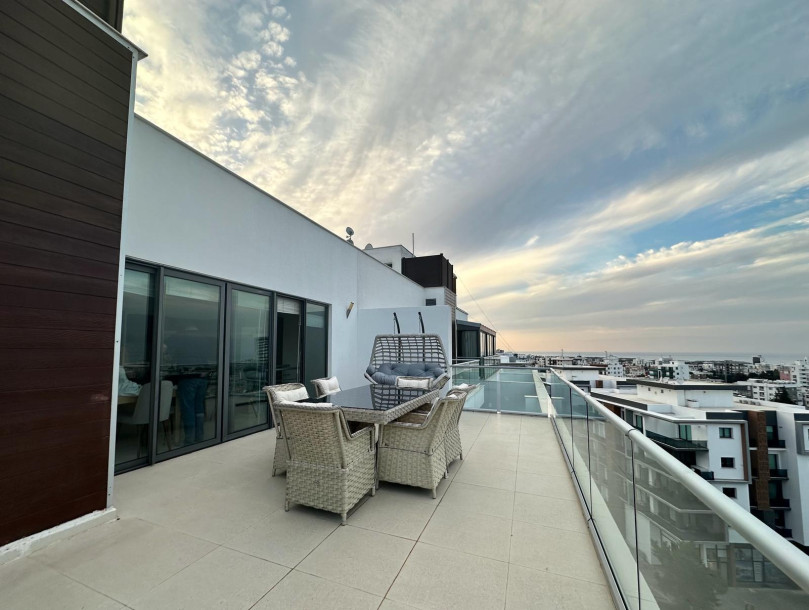 GİRNE MERKEZDE SATILIK PENTHOUSE-3