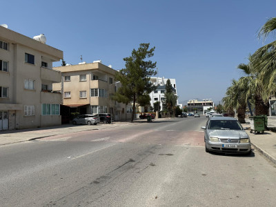 LEFKOŞA / YENİKENT – CADDE ÜZERİ TİCARİ İZİNLİ KİRALIK-23