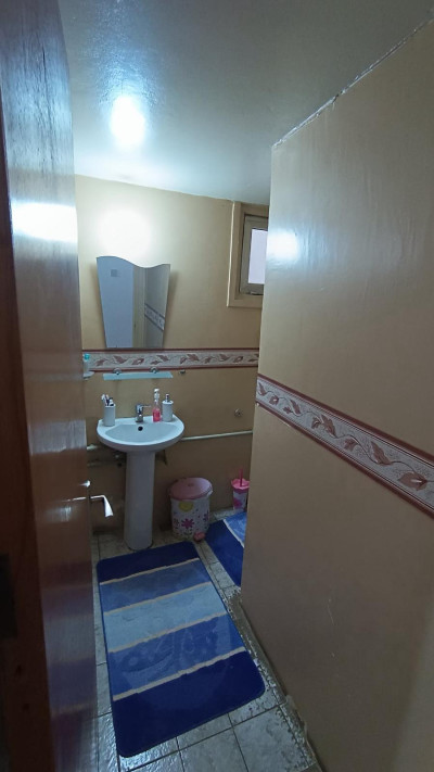 LEFKOŞA / YENİŞEHİR SATILIK 3+1 DAİRE-18