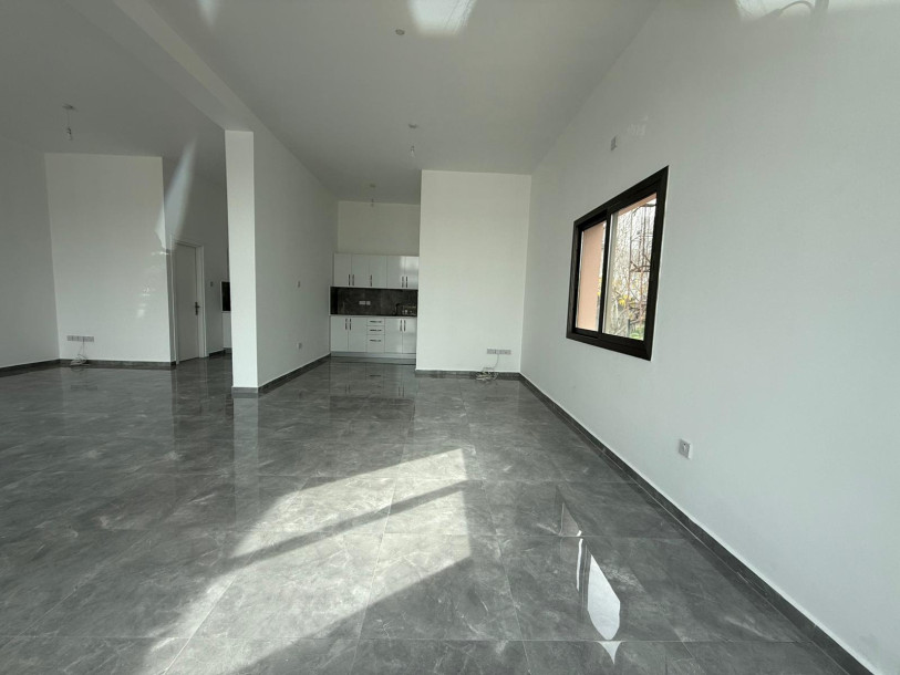 LEFKOŞA/YENİŞEHİR MERKEZ'DE KLİNİĞE UYGUN KİRALIK İŞ YERİ-4